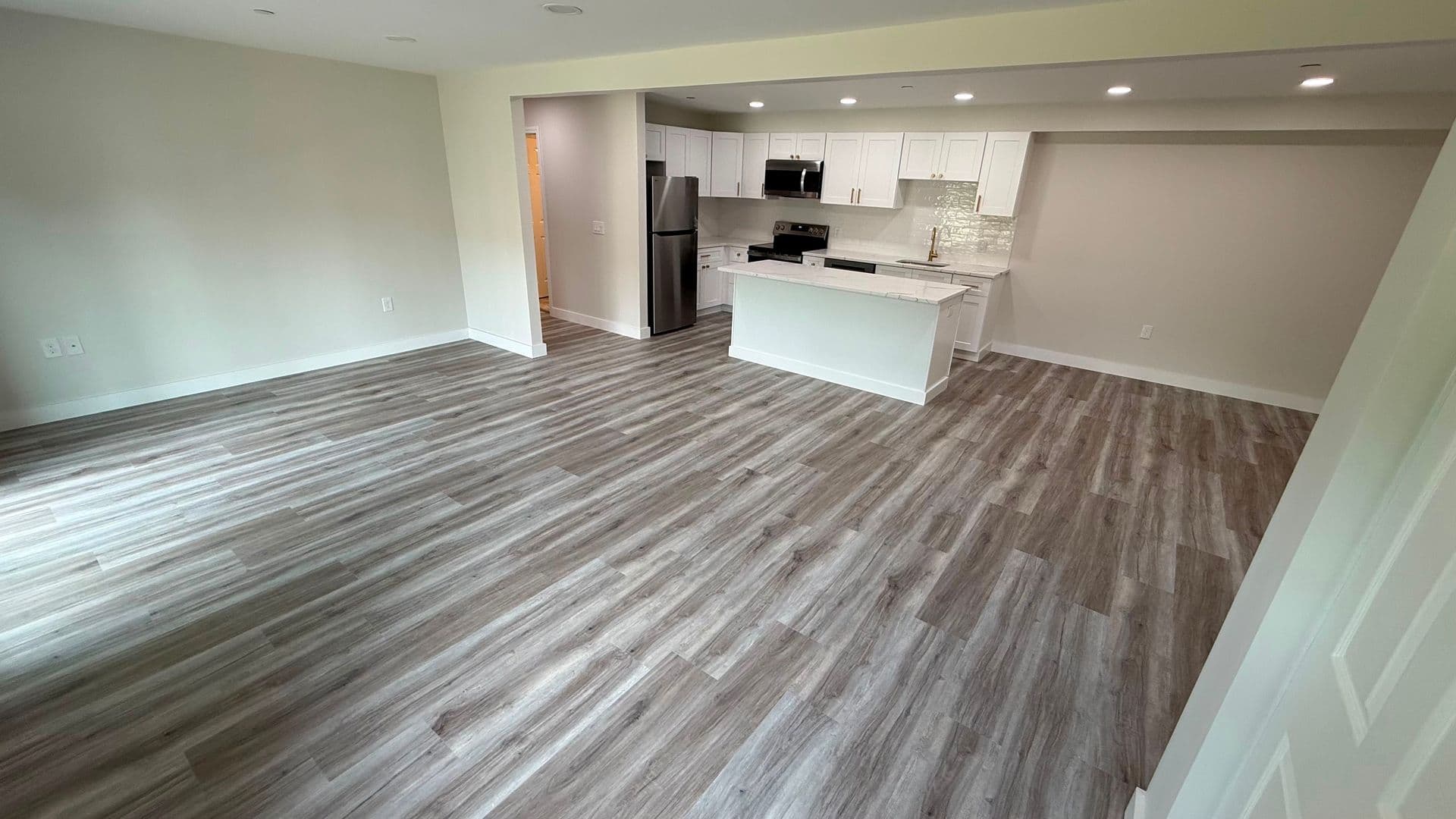 Webster Apartment: 310 Thompson Road