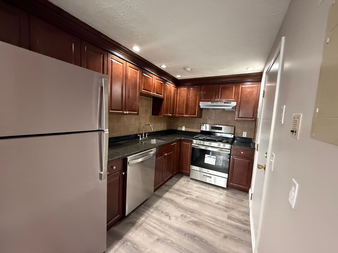 Billerica Apartment: 13-27 Kenmar Drive