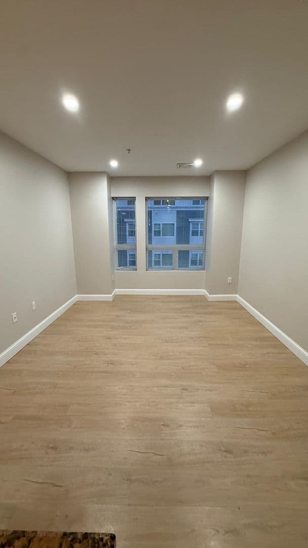 Attleboro Apartment: 75 South Main St