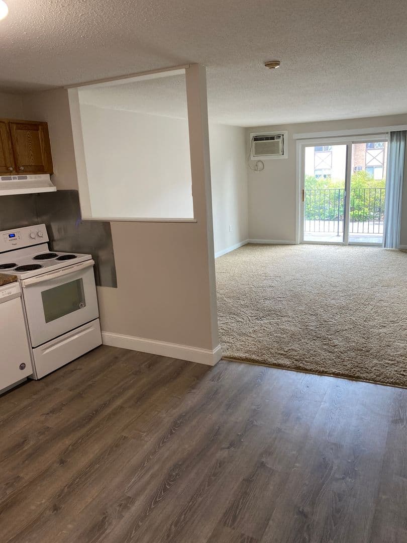 Leominster Apartment: 47 Princeton Street