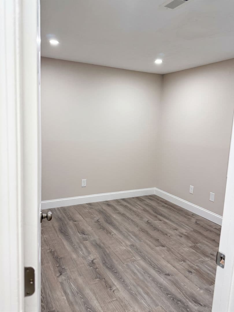 Billerica Apartment: 13-27 Kenmar Drive