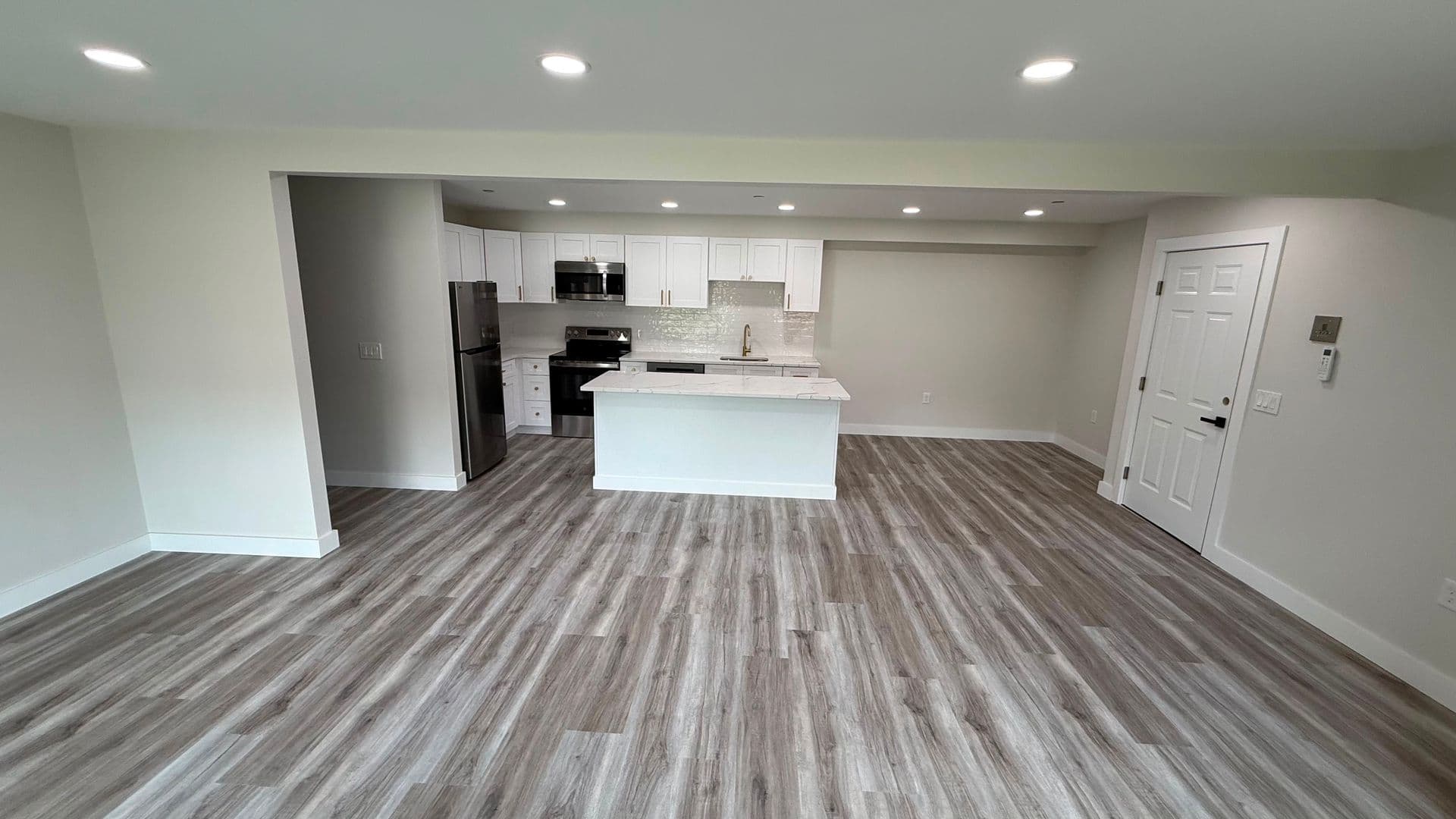 Webster Apartment: 310 Thompson Road