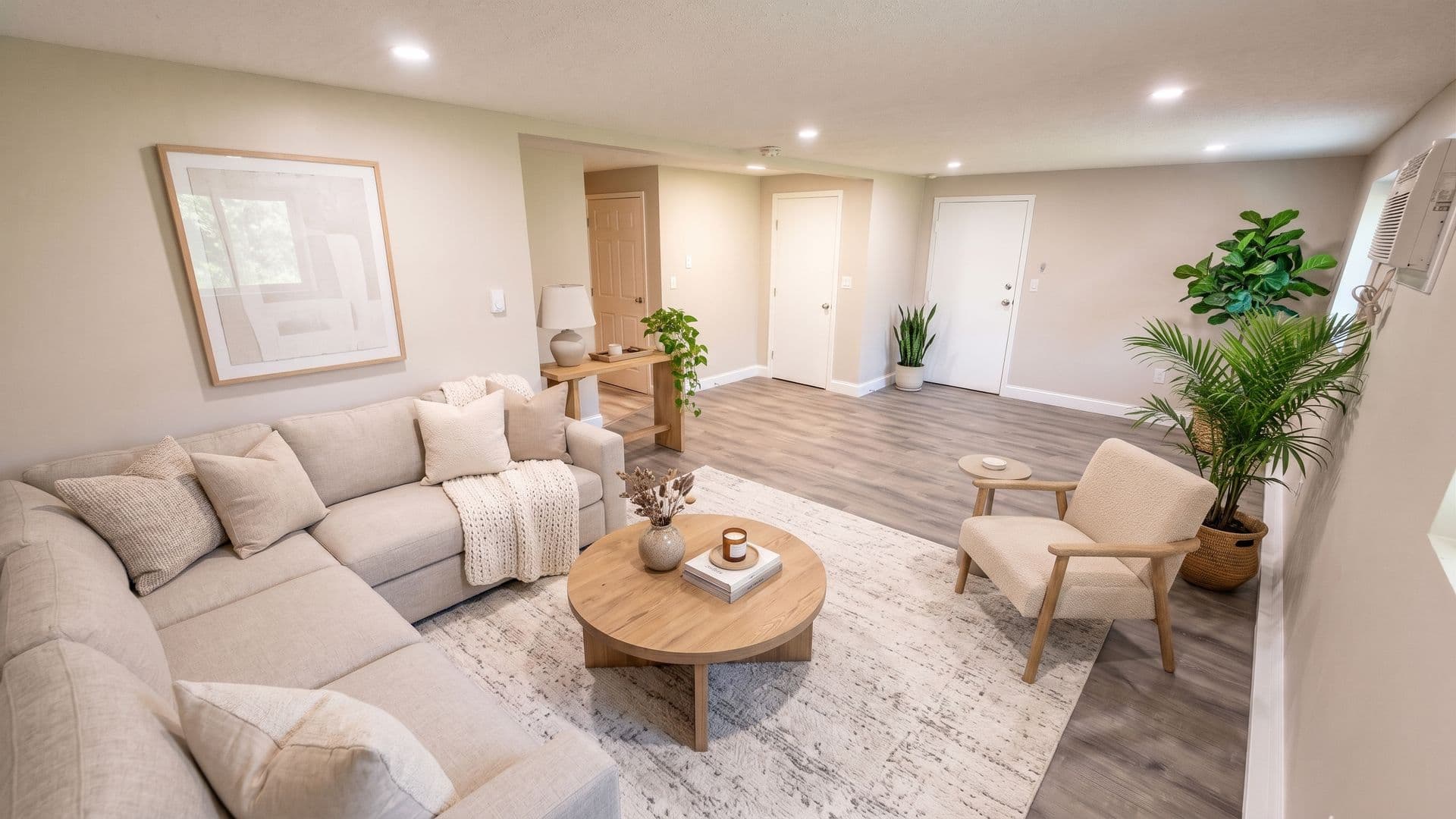 Webster Apartment: 310 Thompson Road