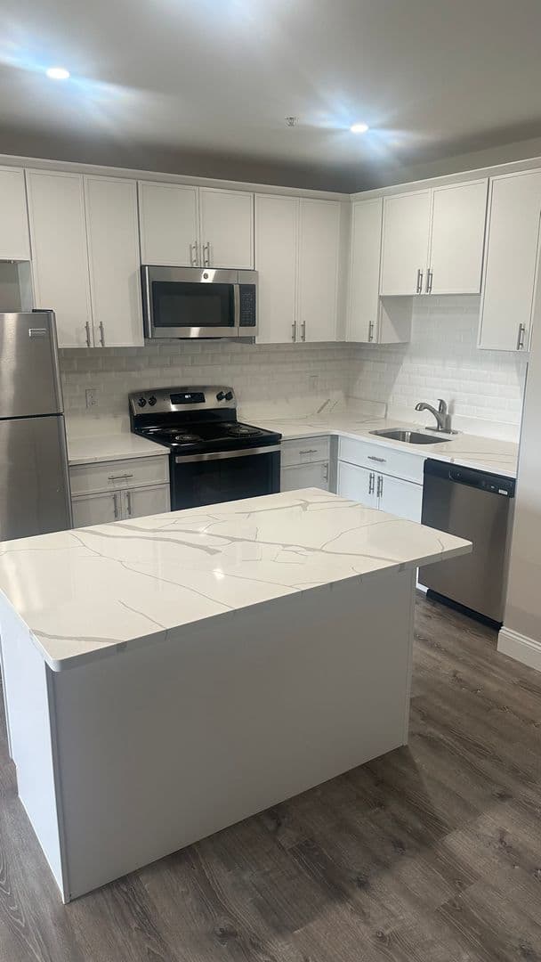 Attleboro Apartment: 75 South Main St