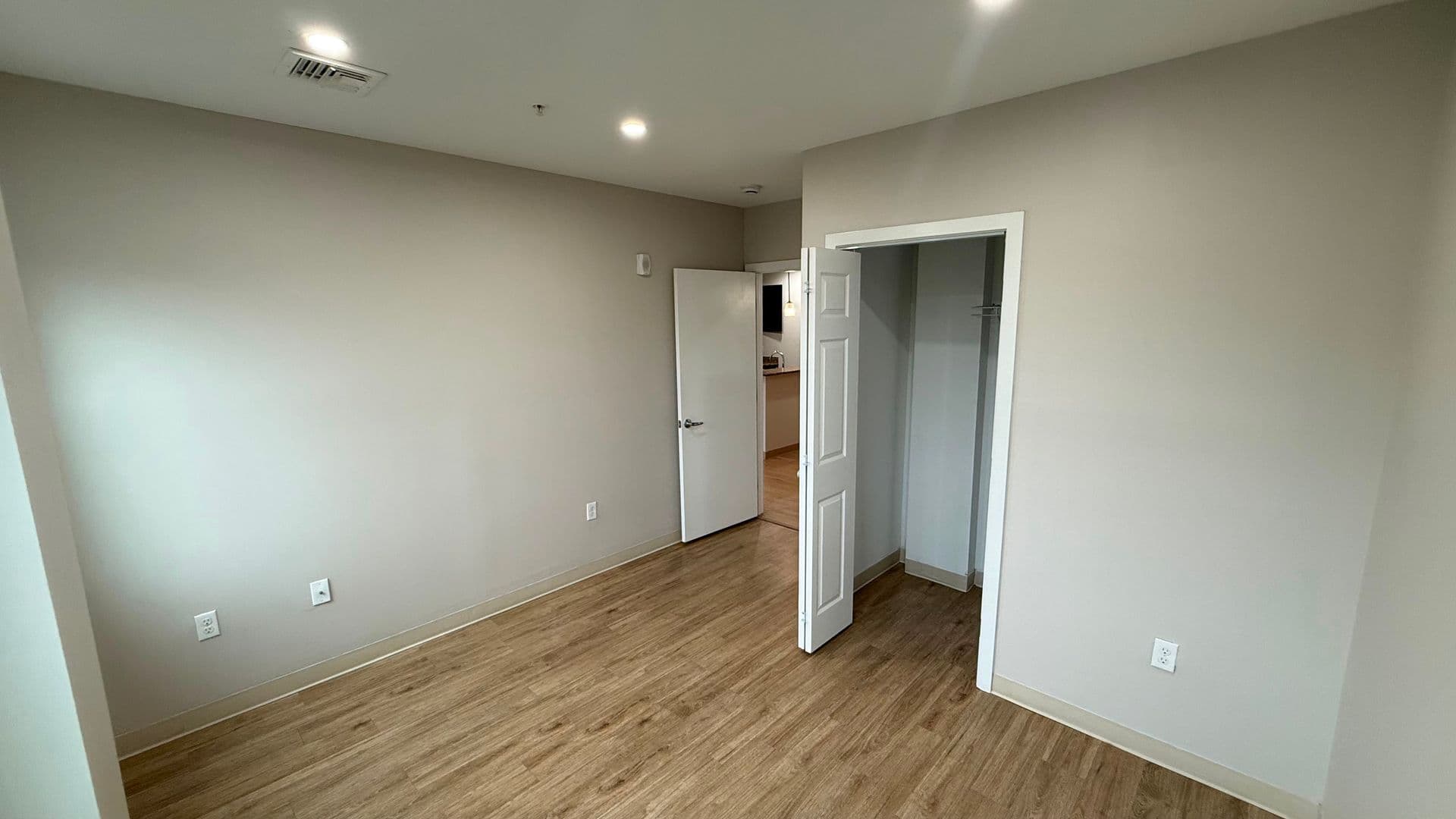 Attleboro Apartment: 75 South Main St