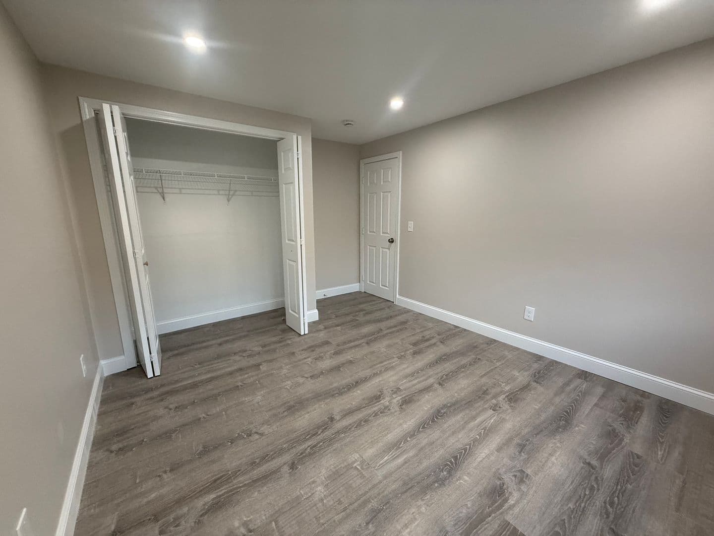 Billerica Apartment: 13-27 Kenmar Drive