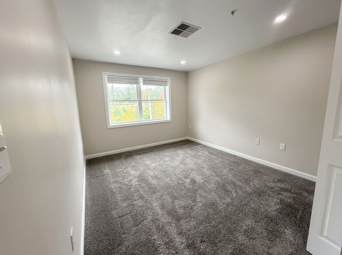 Billerica Apartment: 13-27 Kenmar Drive