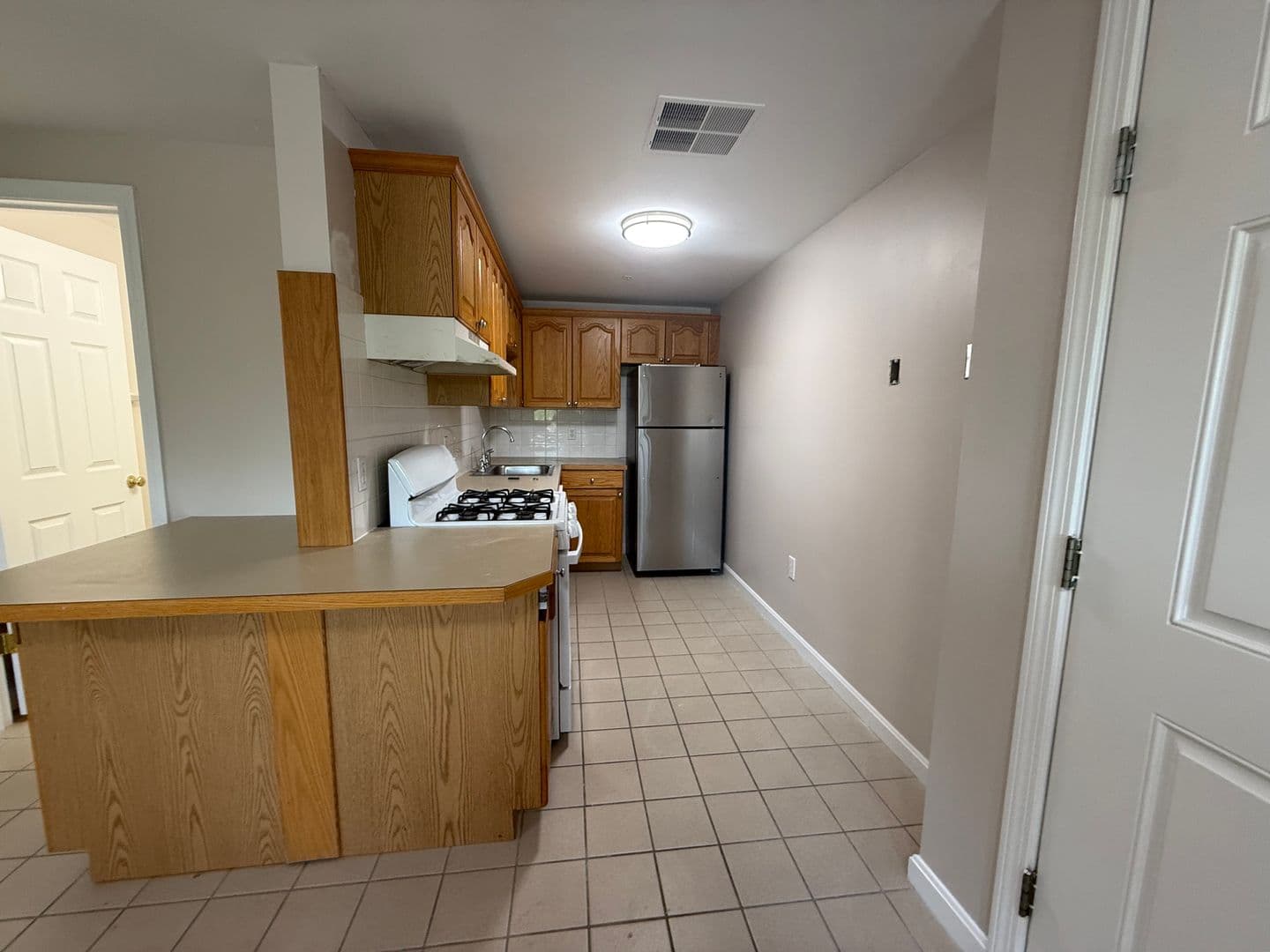 Billerica Apartment: 13-27 Kenmar Drive