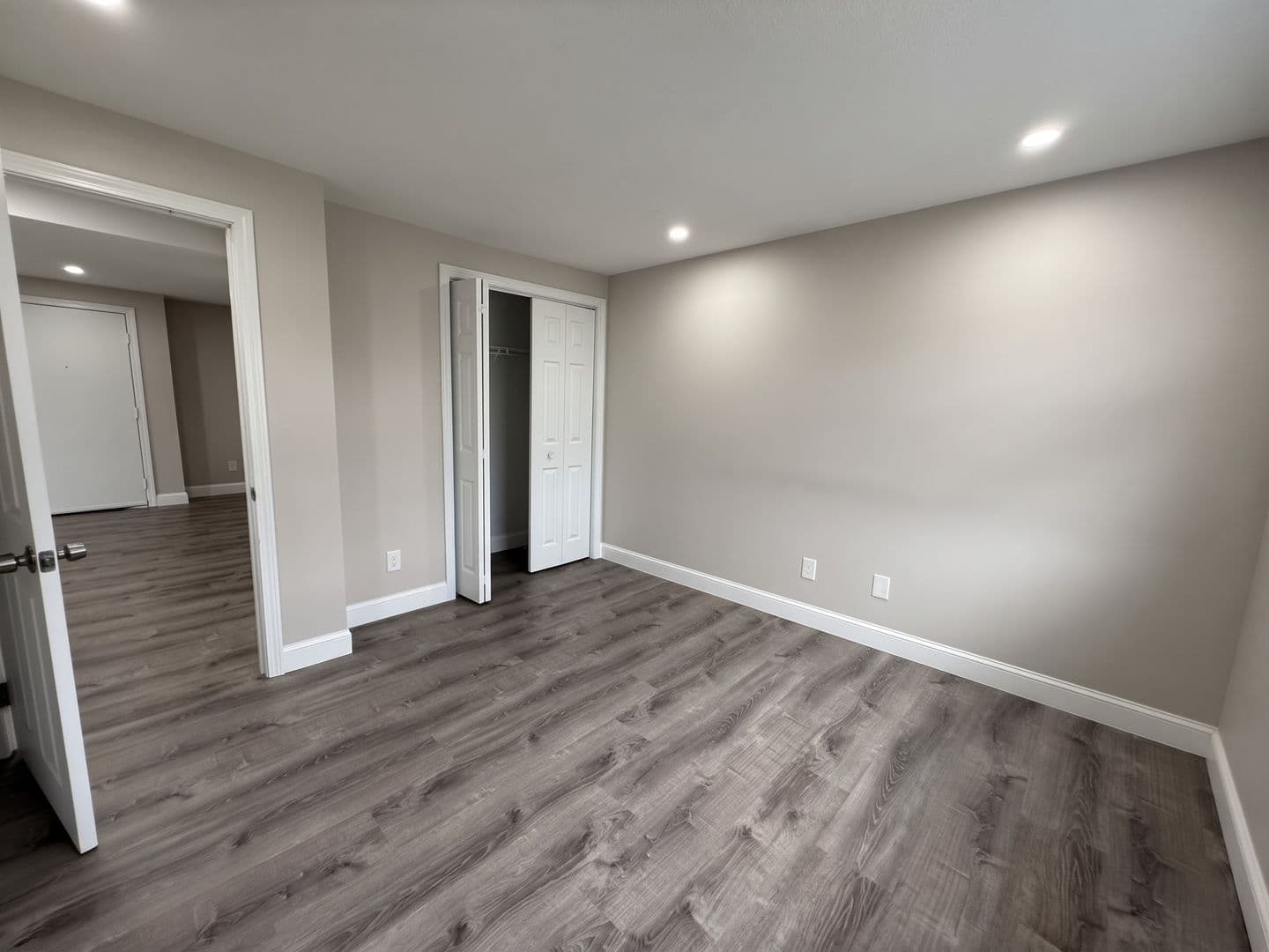 Billerica Apartment: 13-27 Kenmar Drive