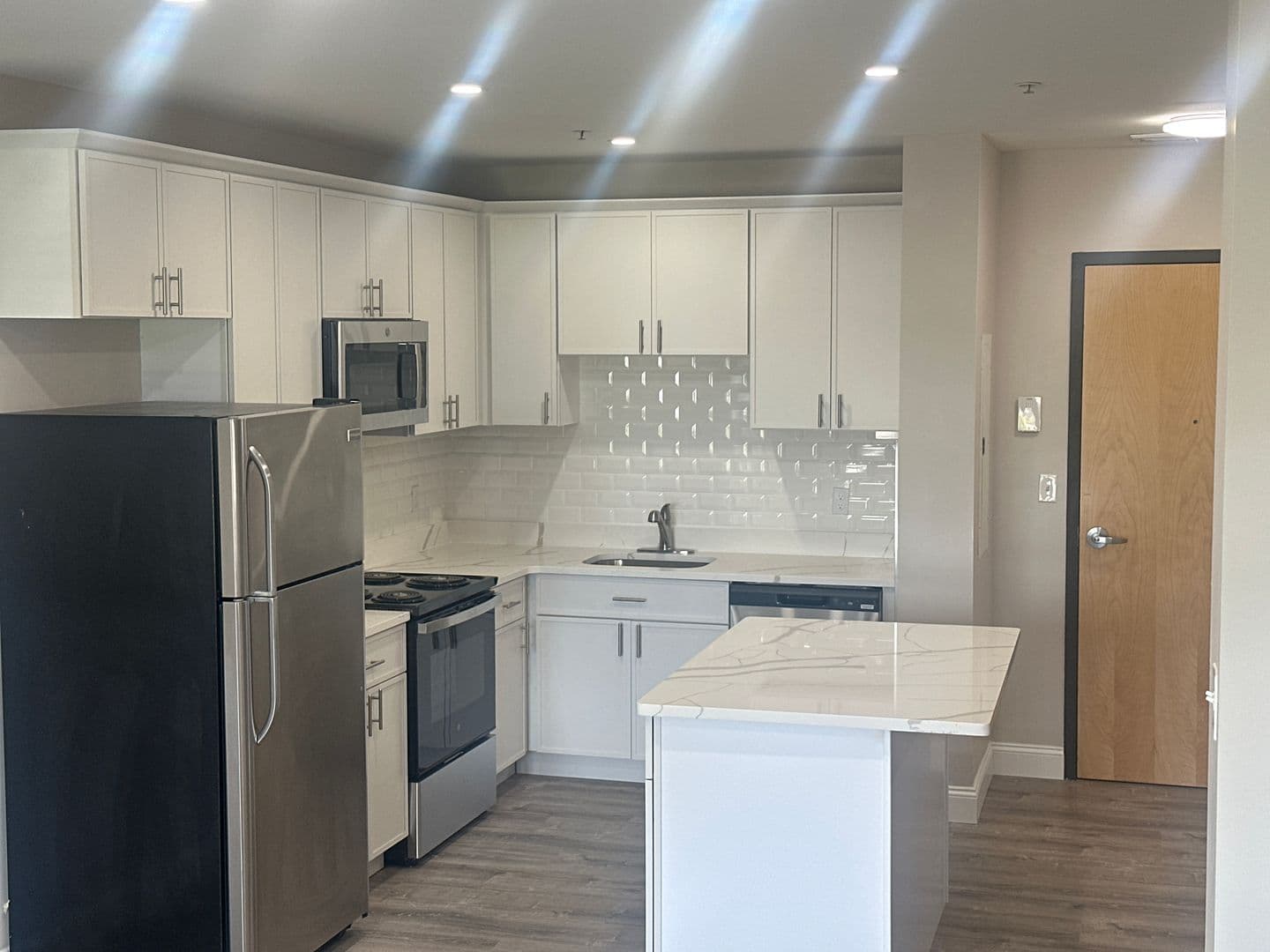Attleboro Apartment: 75 South Main St