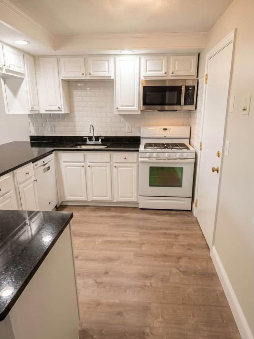 Billerica Apartment: 13-27 Kenmar Drive