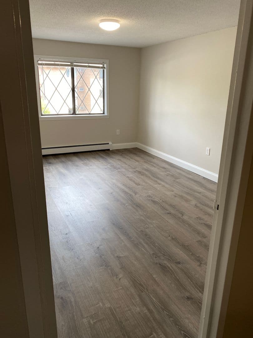 Leominster Apartment: 47 Princeton Street