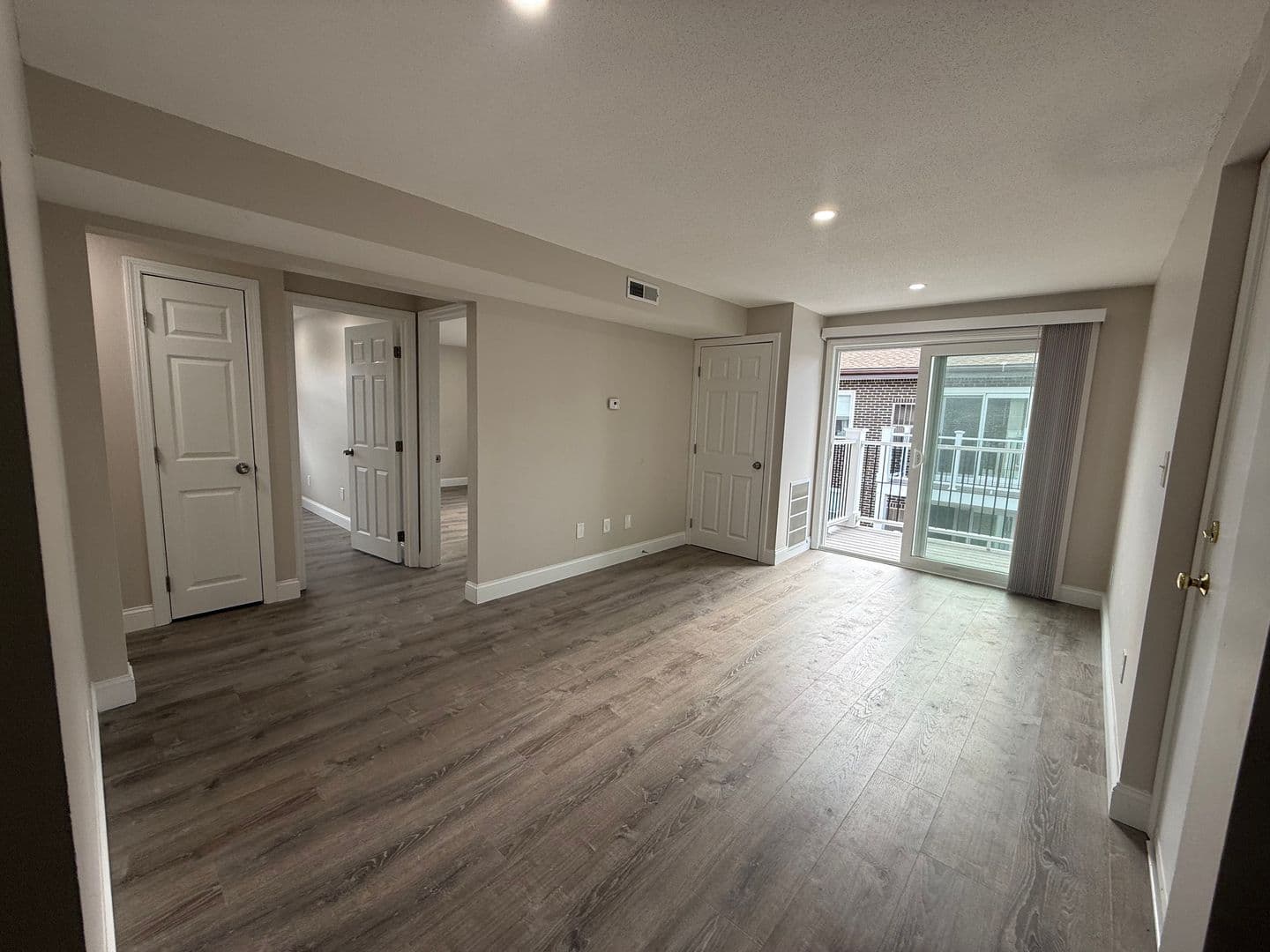 Billerica Apartment: 13-27 Kenmar Drive