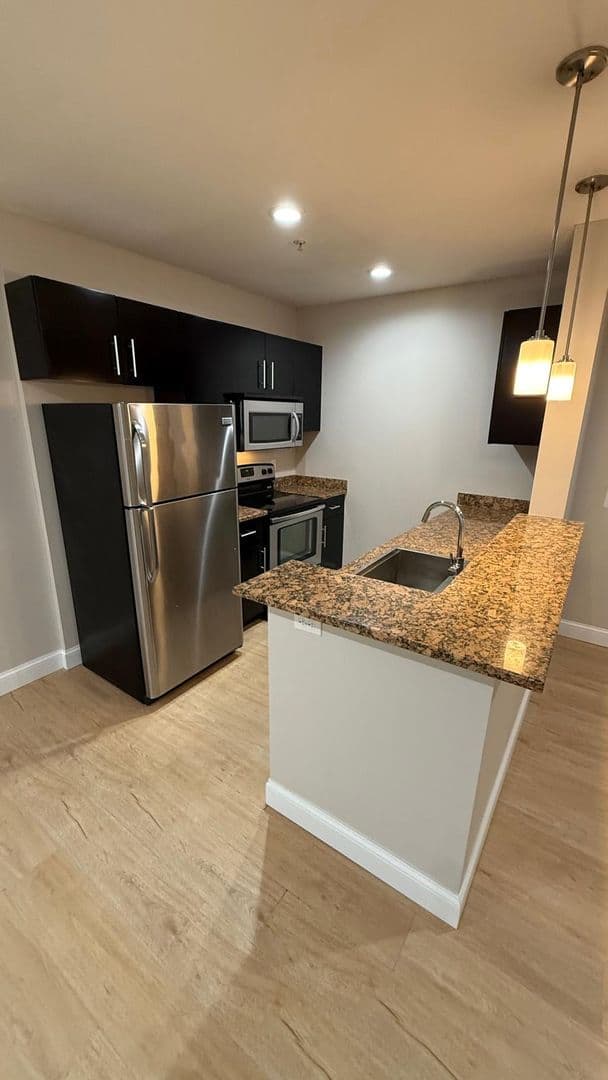 Attleboro Apartment: 75 South Main St