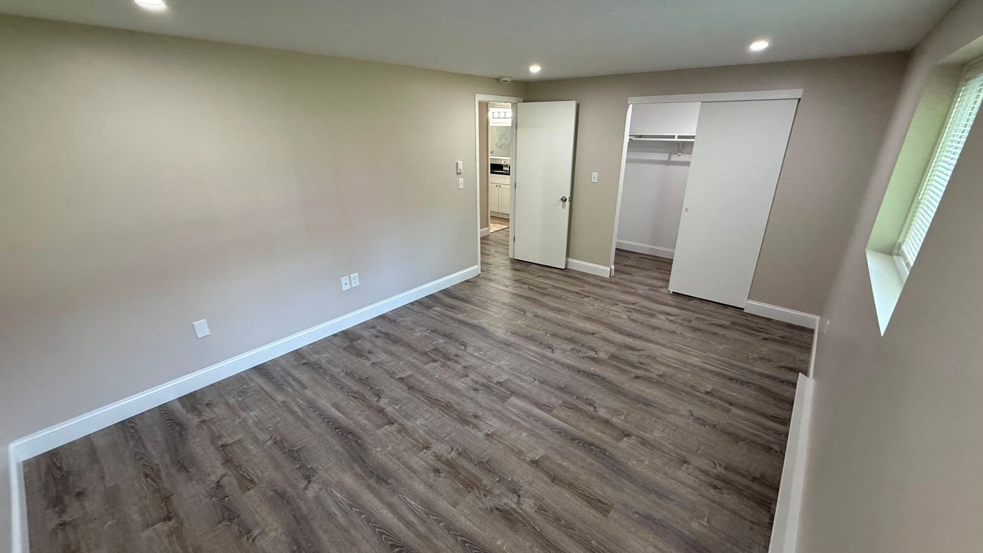 Webster Apartment: 310 Thompson Road