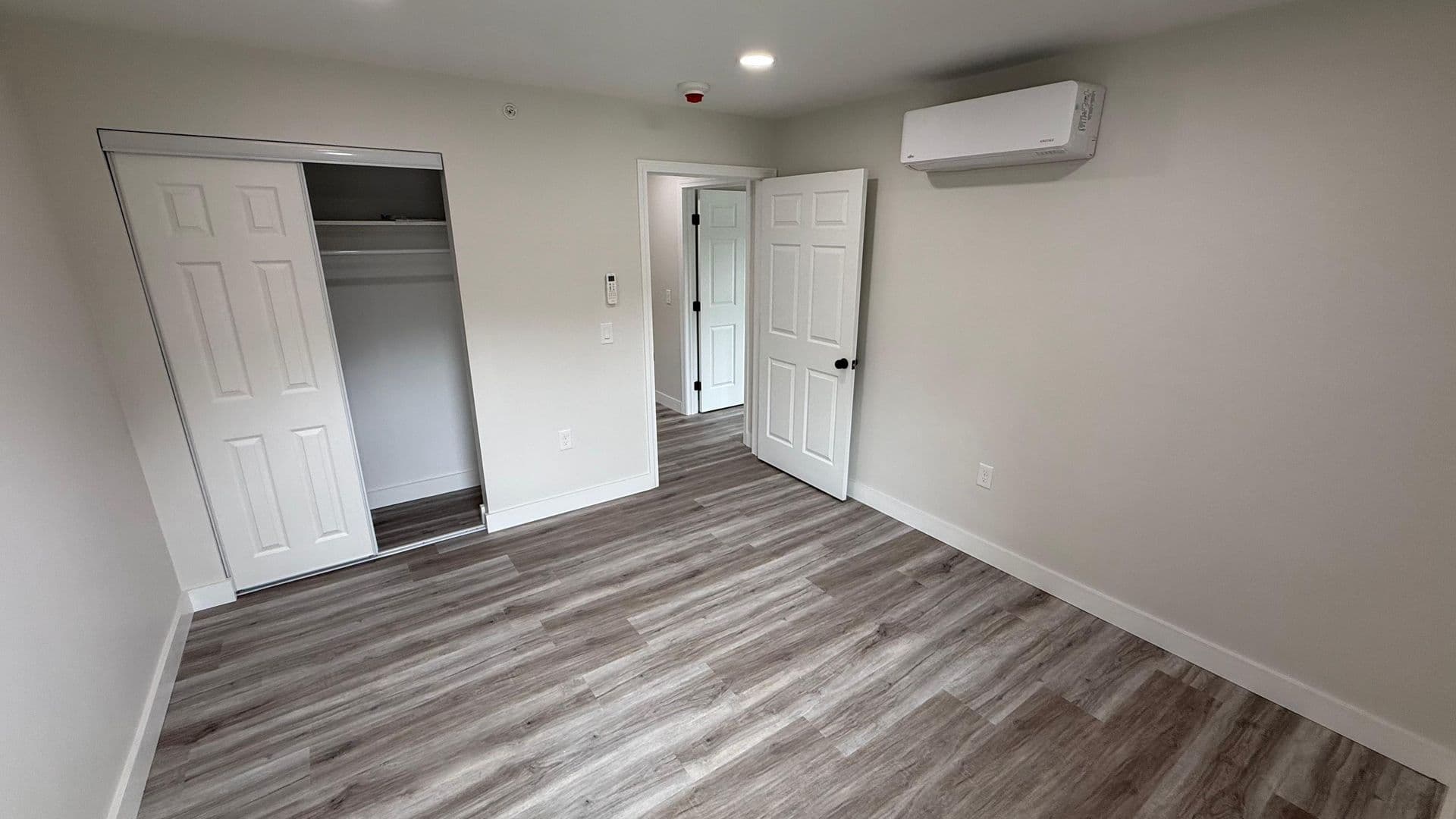 Webster Apartment: 310 Thompson Road