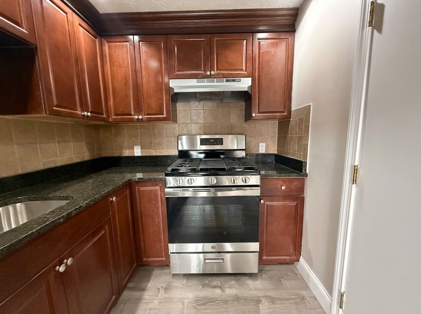 Billerica Apartment: 13-27 Kenmar Drive