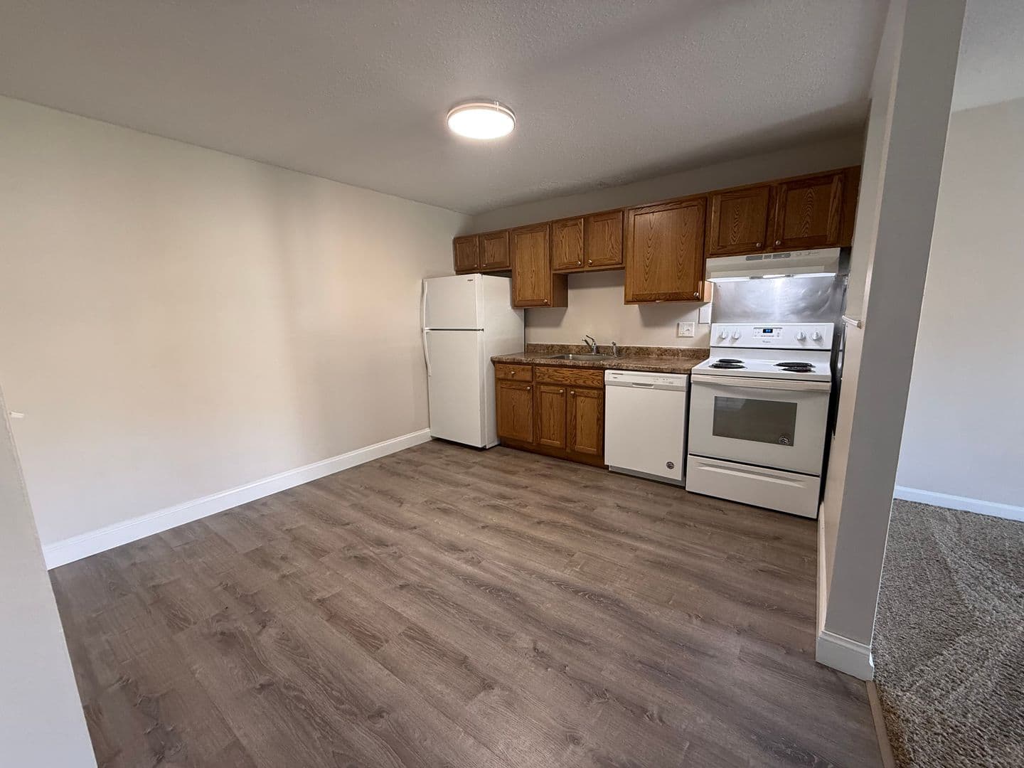 Leominster Apartment: 47 Princeton Street