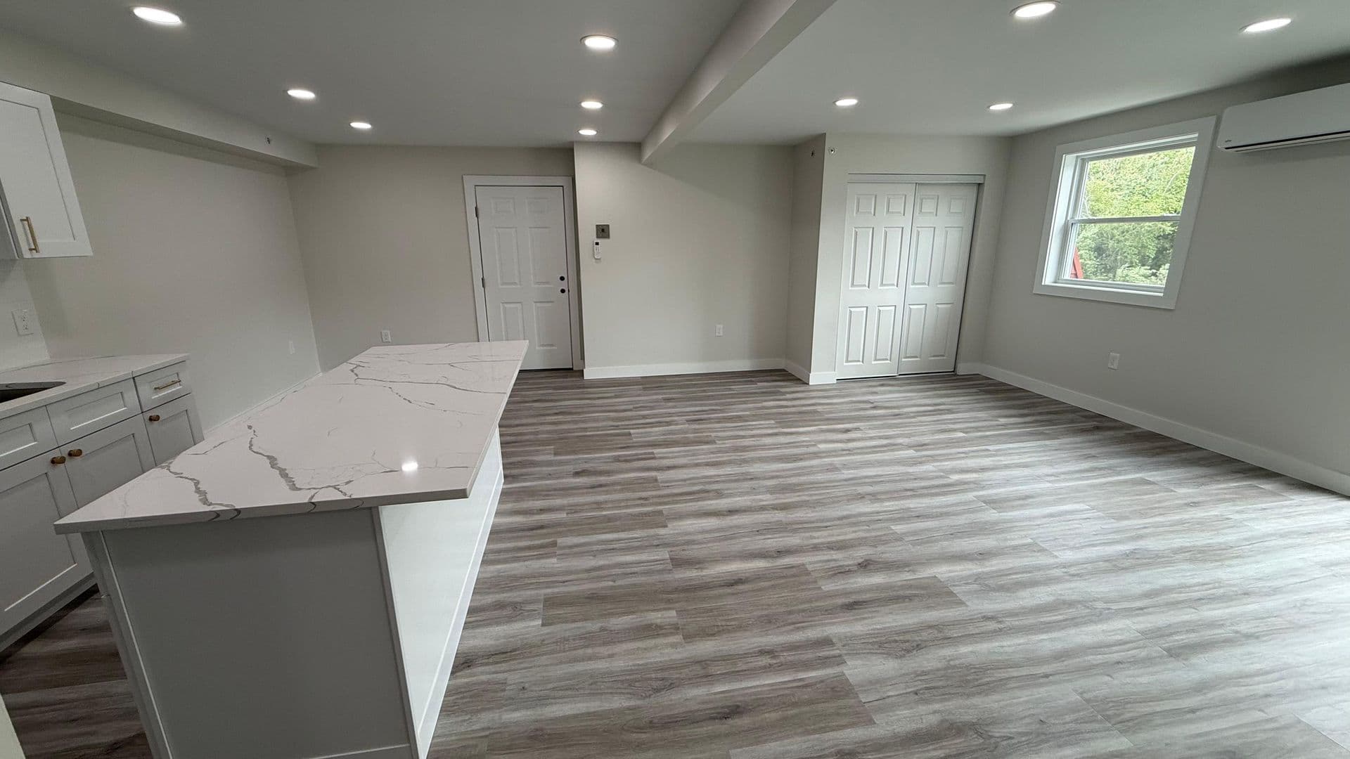 Webster Apartment: 310 Thompson Road