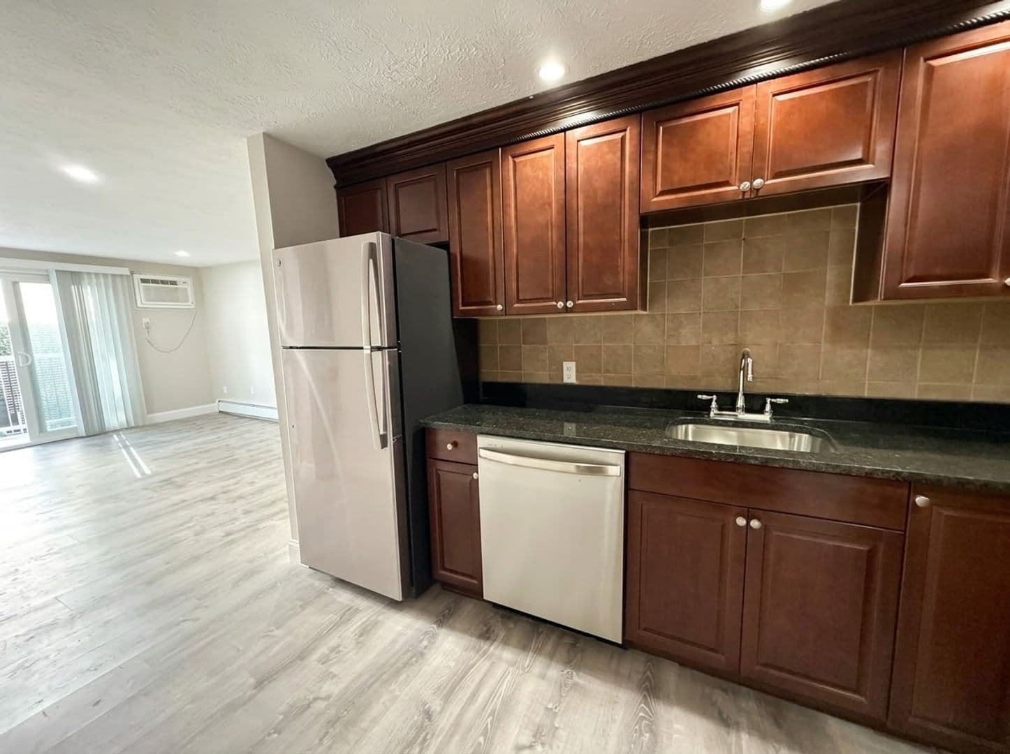 Billerica Apartment: 13-27 Kenmar Drive