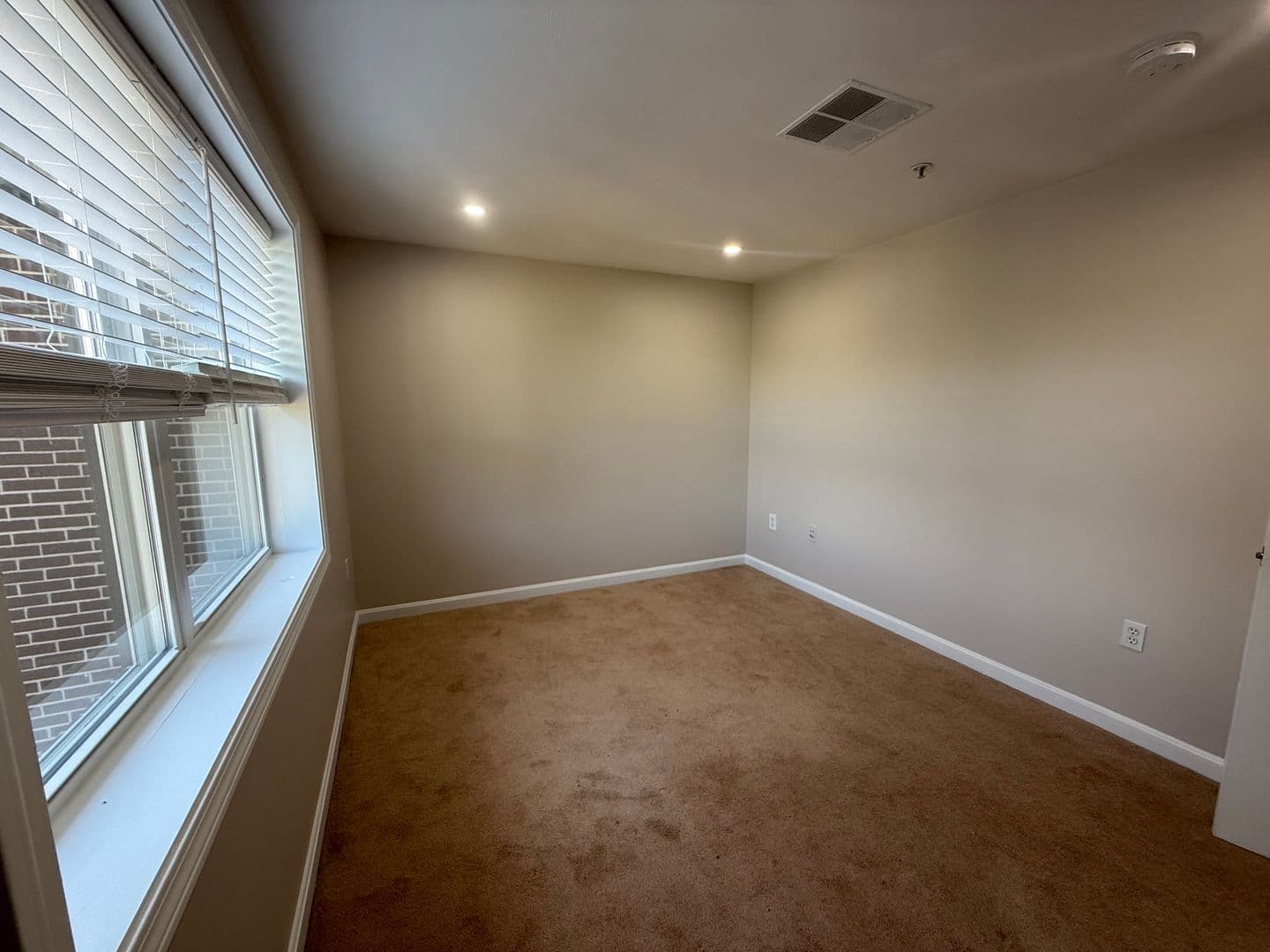 Billerica Apartment: 13-27 Kenmar Drive