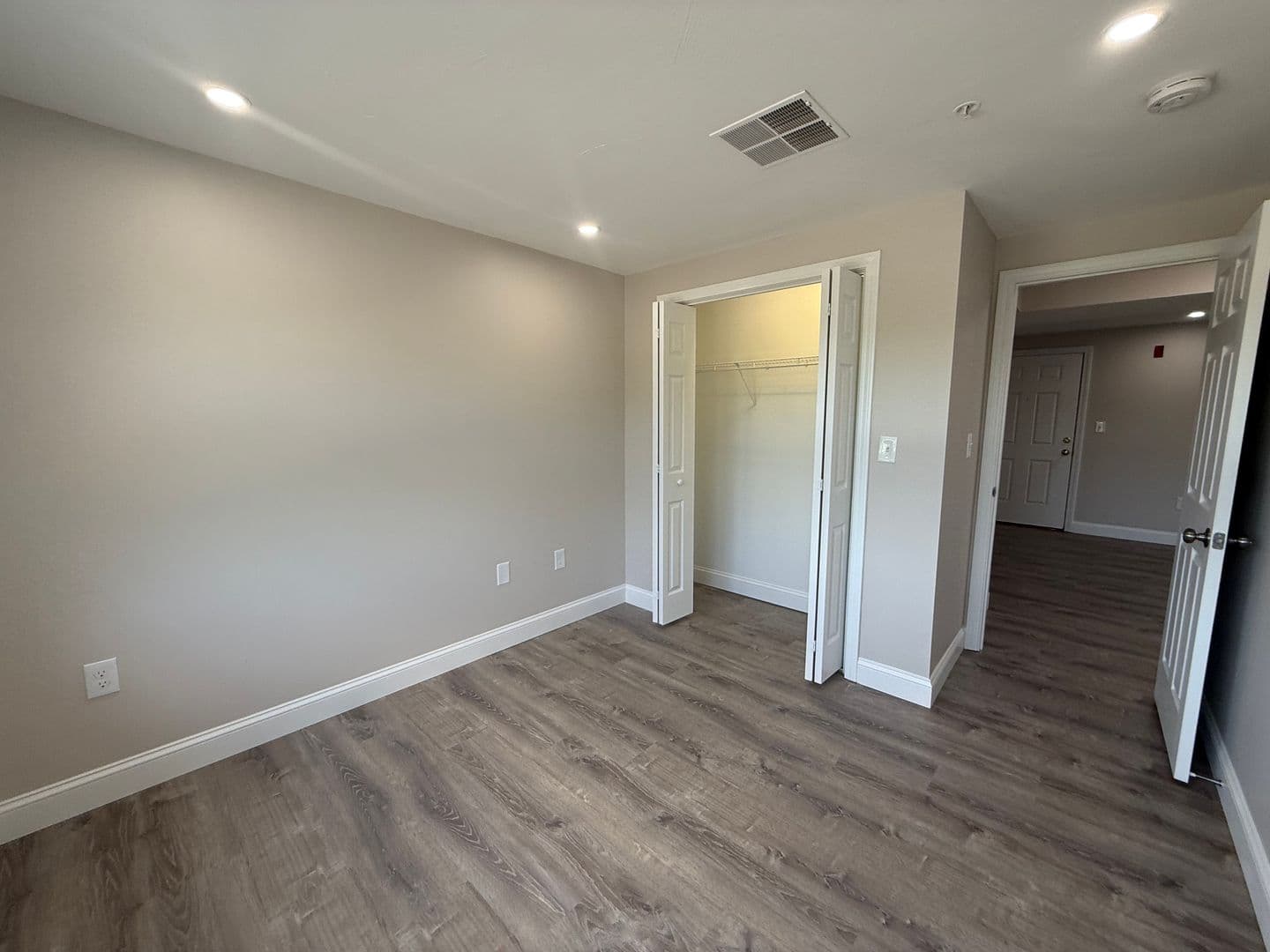 Billerica Apartment: 13-27 Kenmar Drive