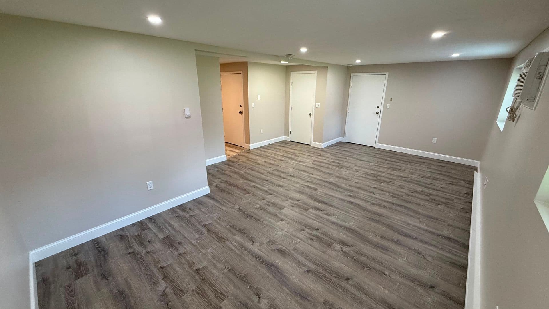 Webster Apartment: 310 Thompson Road