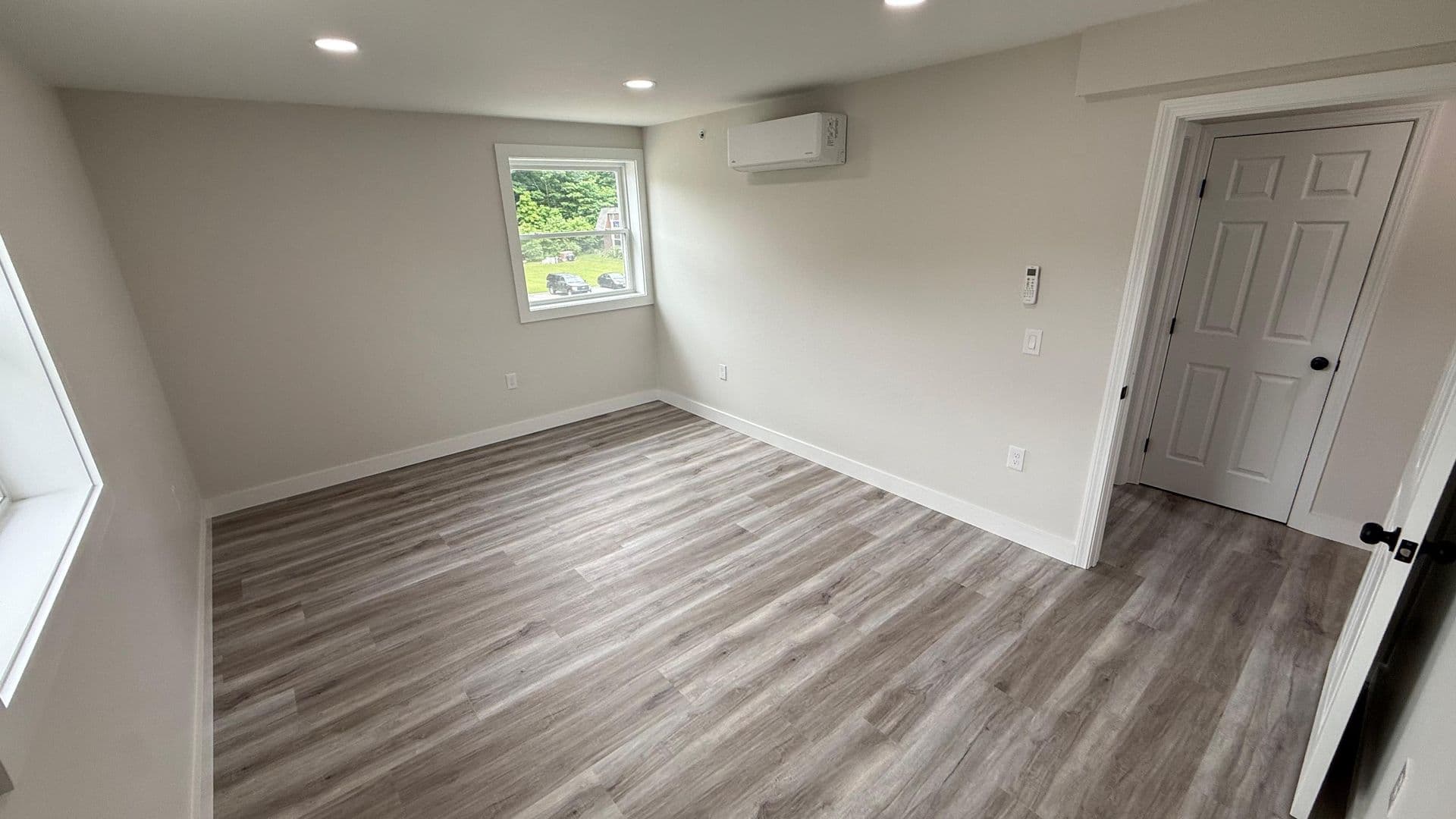 Webster Apartment: 310 Thompson Road