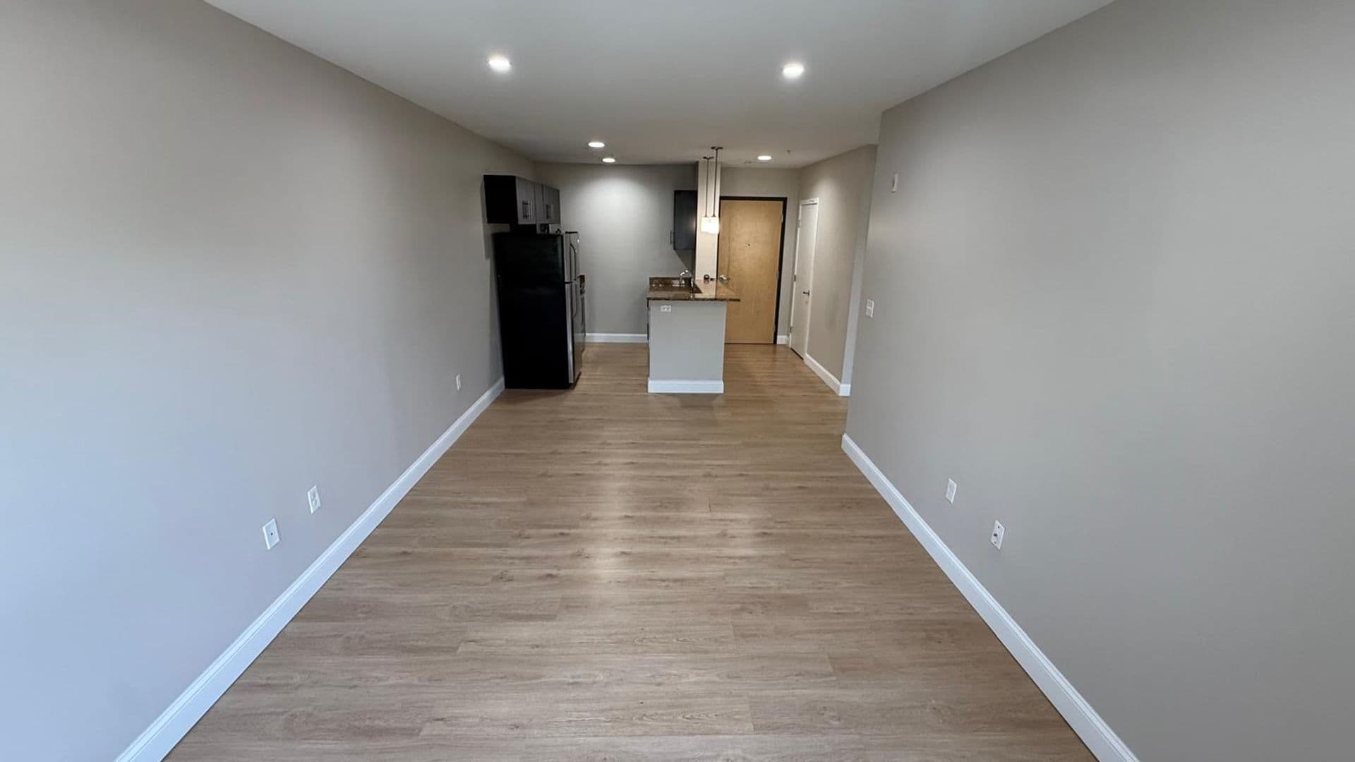 Attleboro Apartment: 75 South Main St
