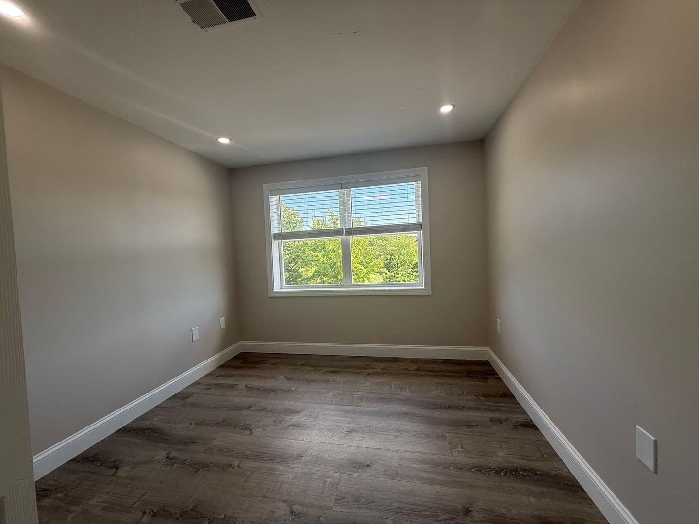 Billerica Apartment: 13-27 Kenmar Drive