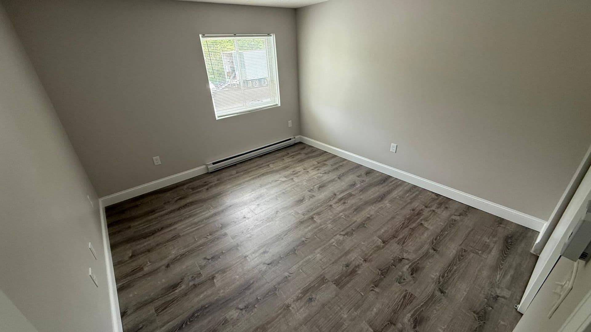 Webster Apartment: 310 Thompson Road