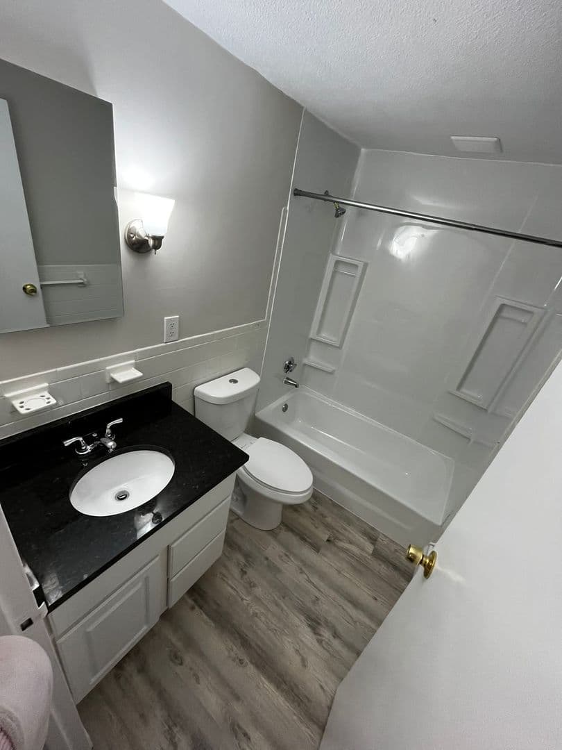 Leominster Apartment: 47 Princeton Street