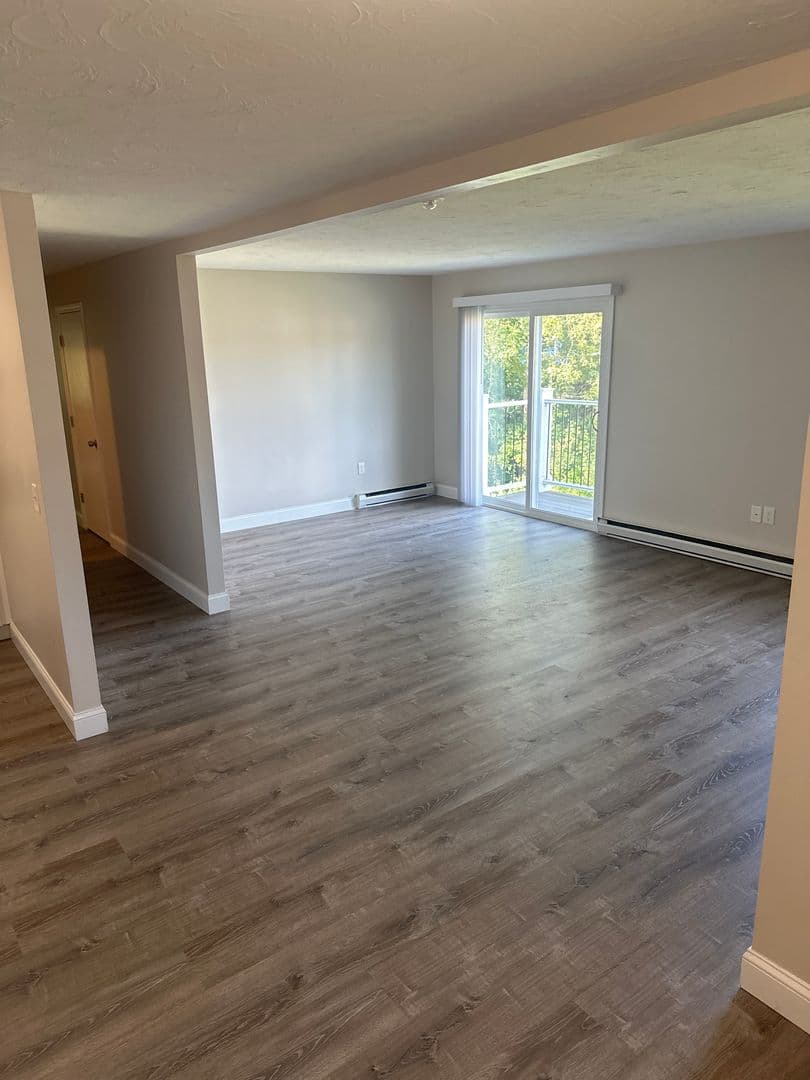 Webster Apartment: 310 Thompson Road