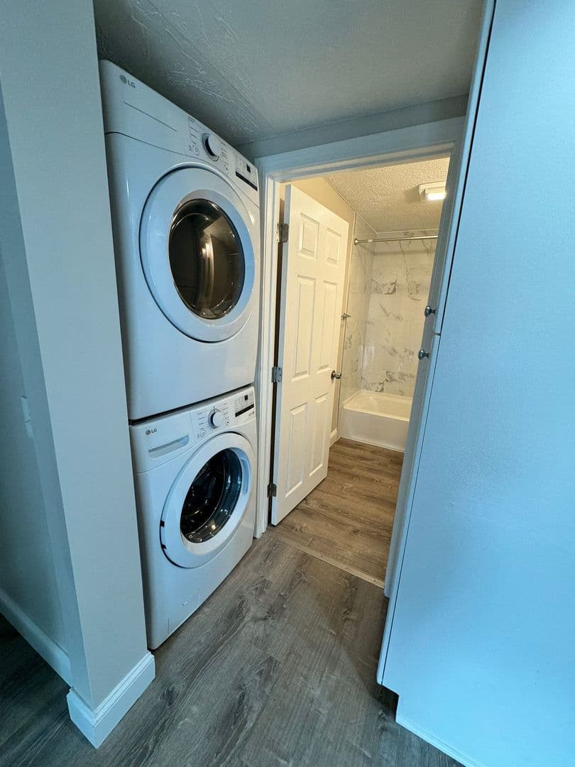Billerica Apartment: 13-27 Kenmar Drive