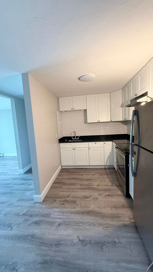 Webster Apartment: 310 Thompson Road