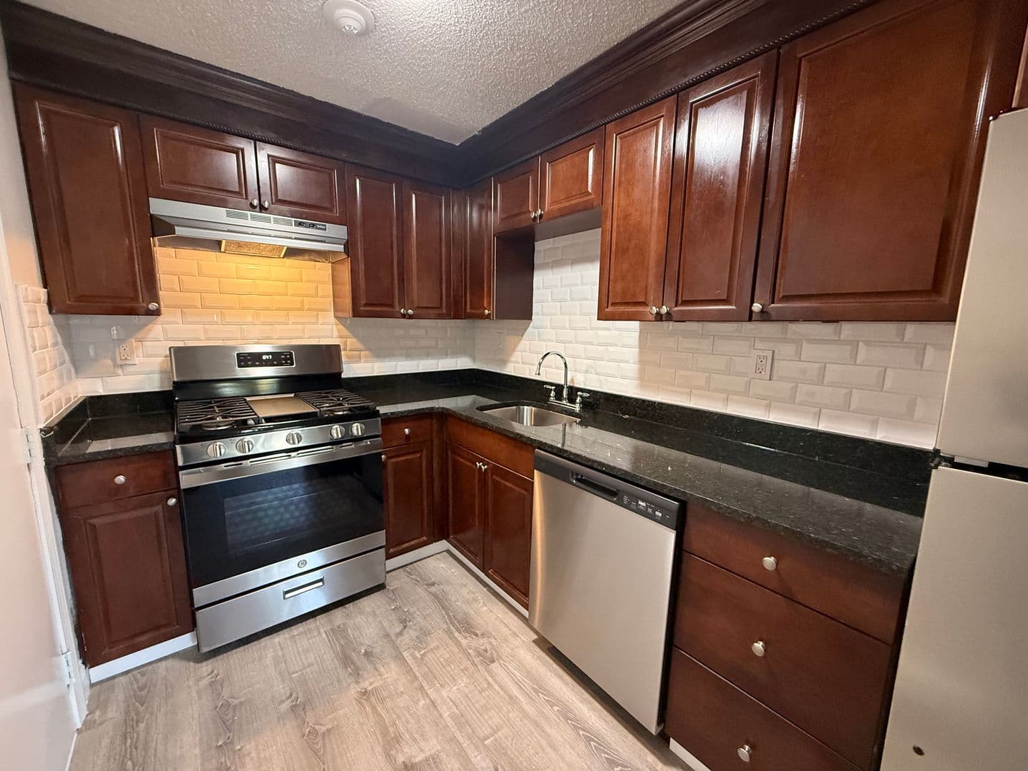Billerica Apartment: 13-27 Kenmar Drive