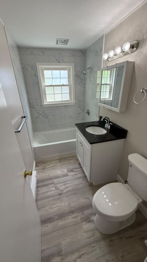 Leominster Apartment: 221 West Street
