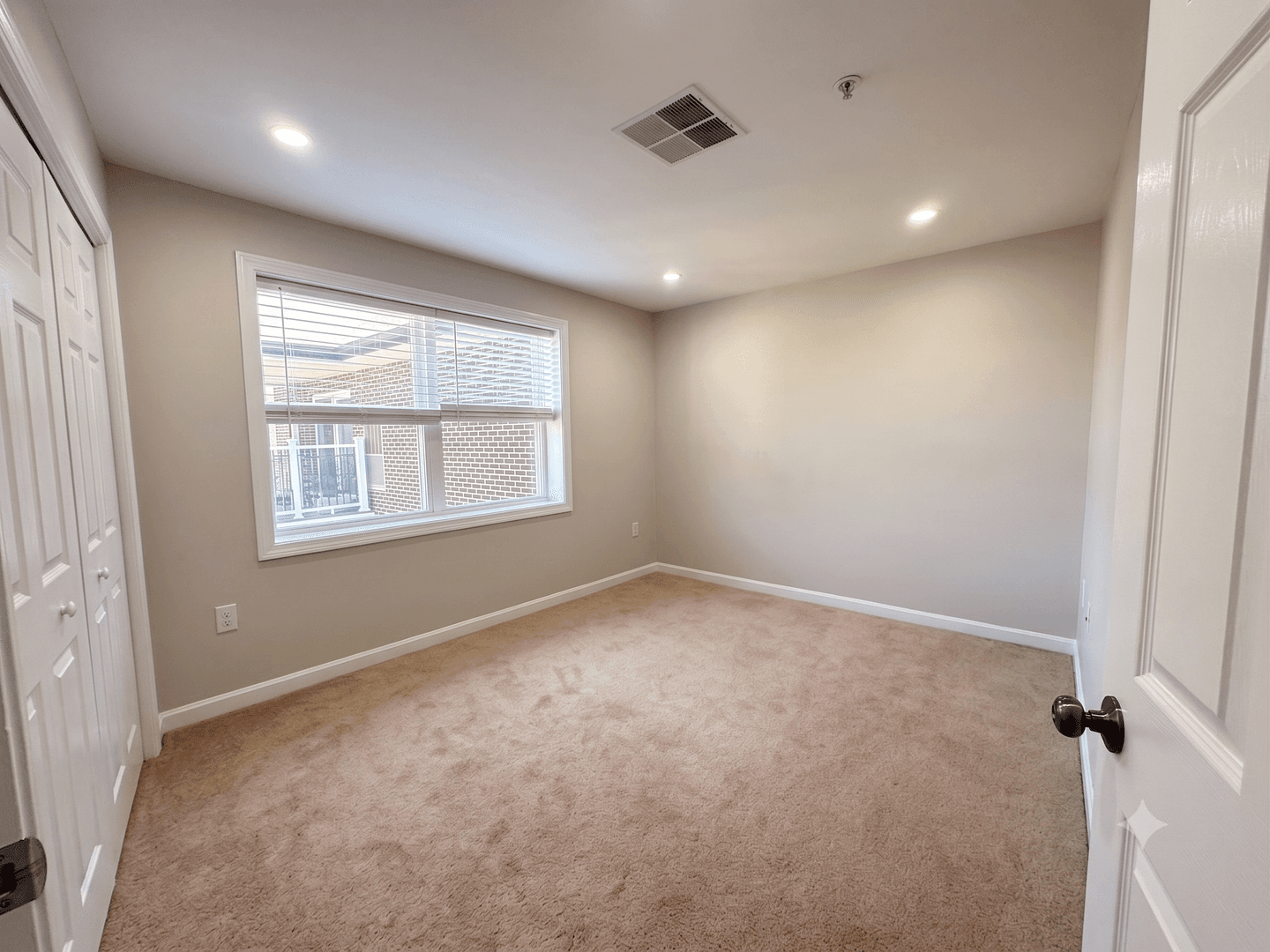 Billerica Apartment: 13-27 Kenmar Drive