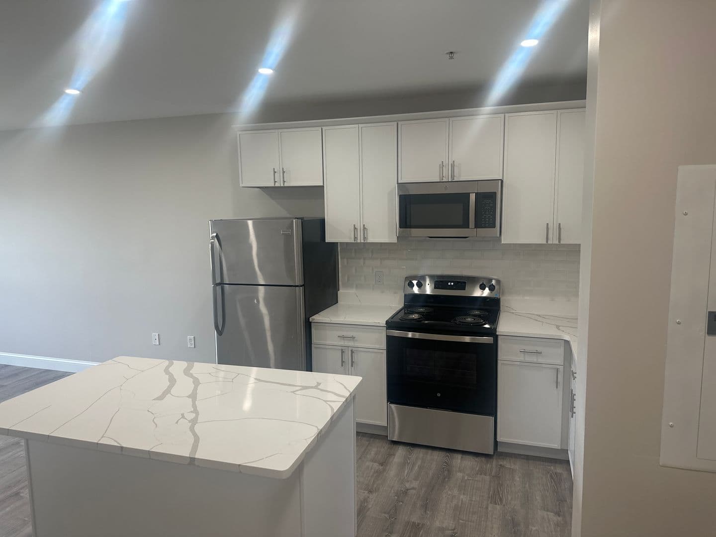 Attleboro Apartment: 75 South Main St