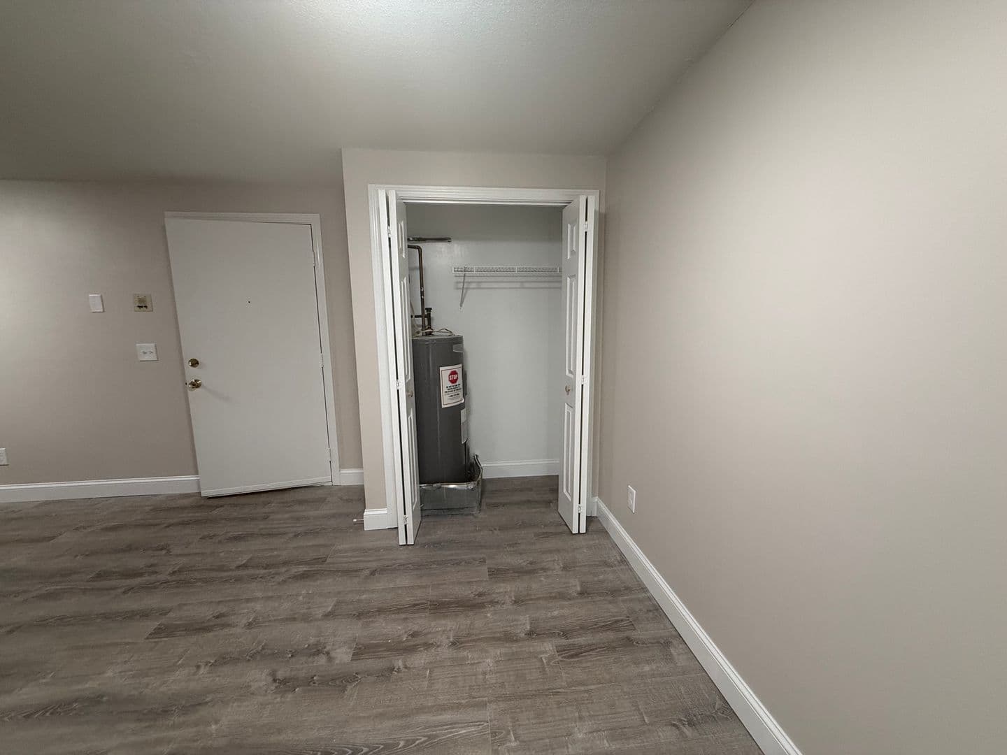 Billerica Apartment: 13-27 Kenmar Drive