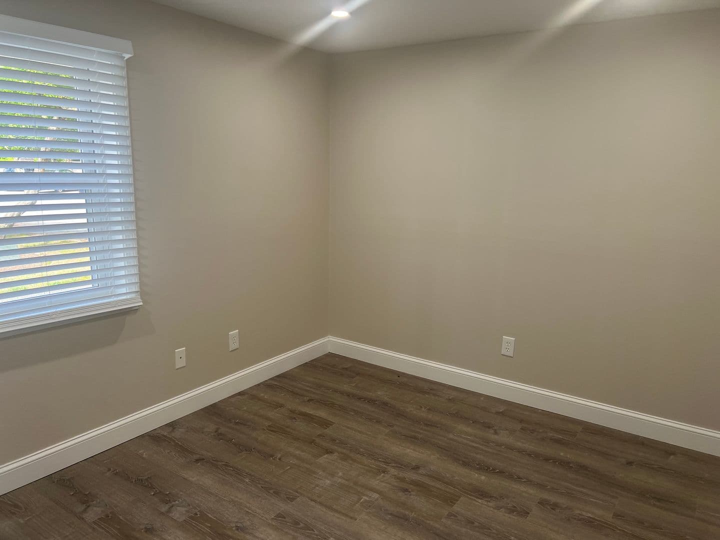 Billerica Apartment: 13-27 Kenmar Drive
