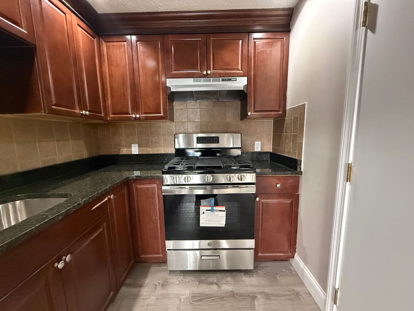 Billerica Apartment: 13-27 Kenmar Drive