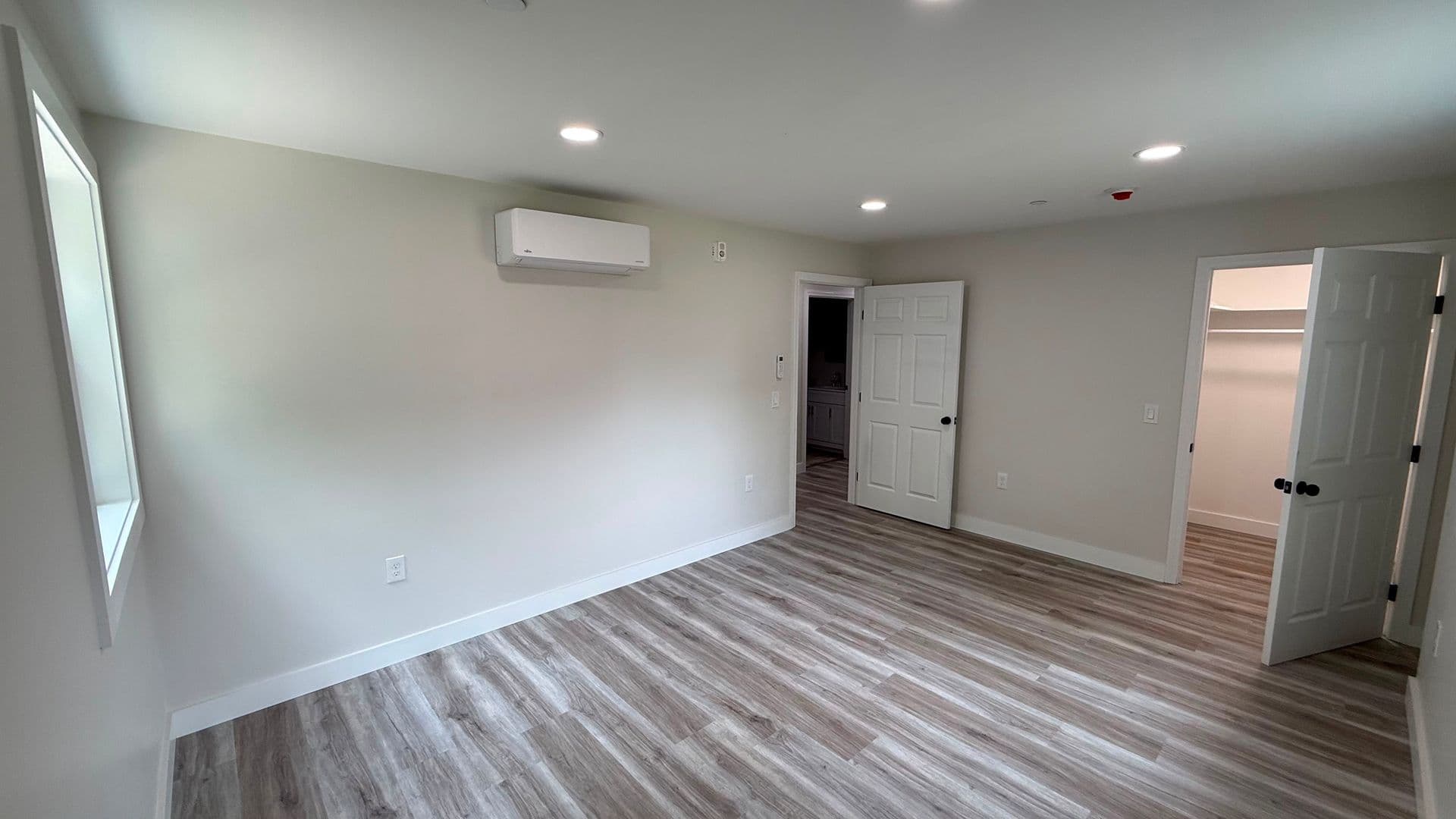 Webster Apartment: 310 Thompson Road