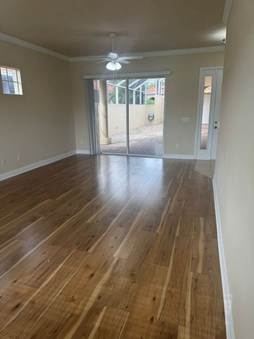Fort Myers House: 13942 Bently Circle