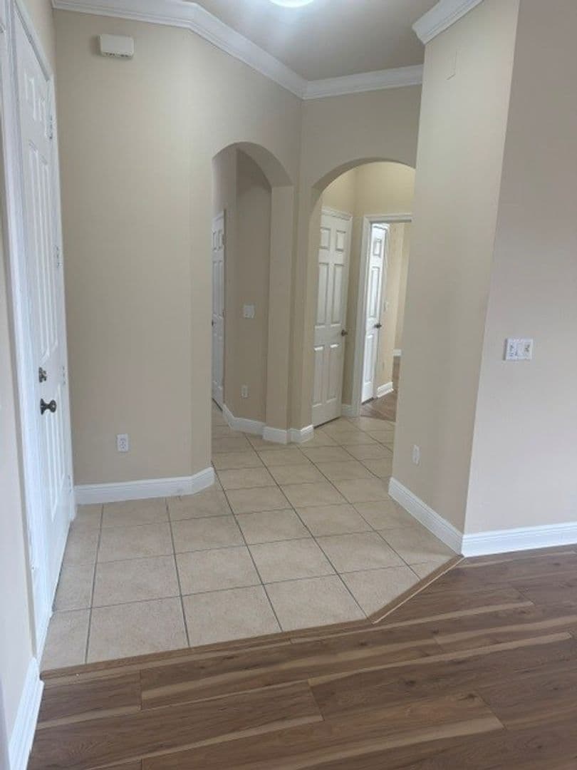 Fort Myers House: 13942 Bently Circle