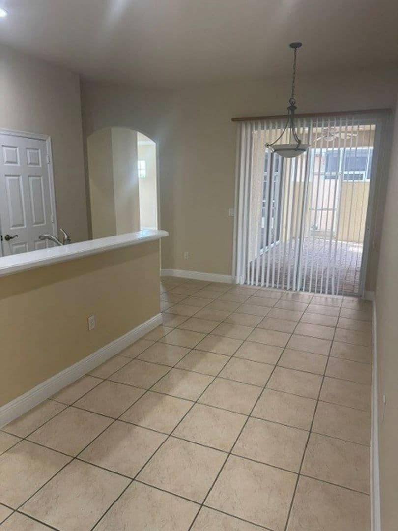 Fort Myers House: 13942 Bently Circle