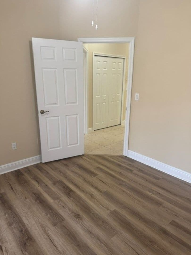 Fort Myers House: 13942 Bently Circle
