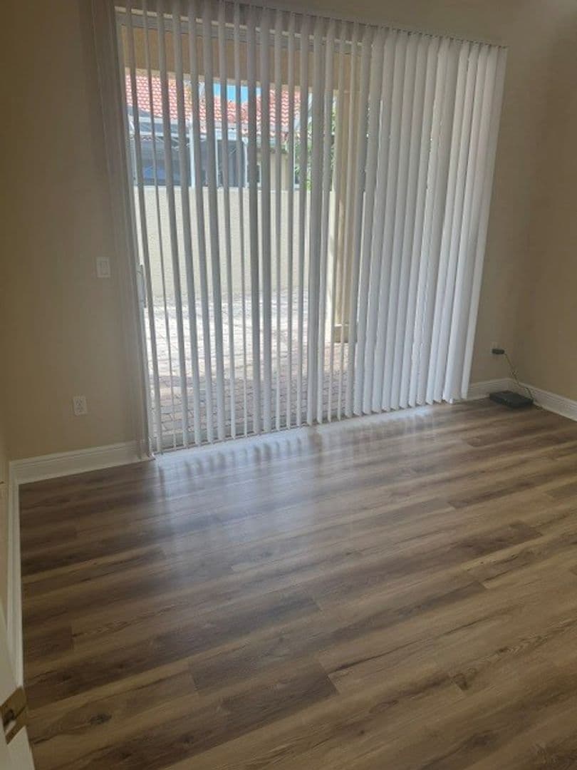 Fort Myers House: 13942 Bently Circle