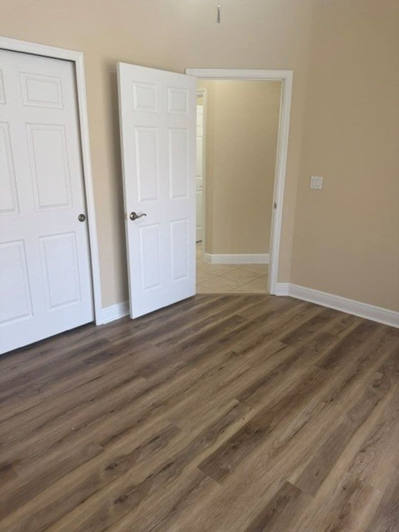 Fort Myers House: 13942 Bently Circle