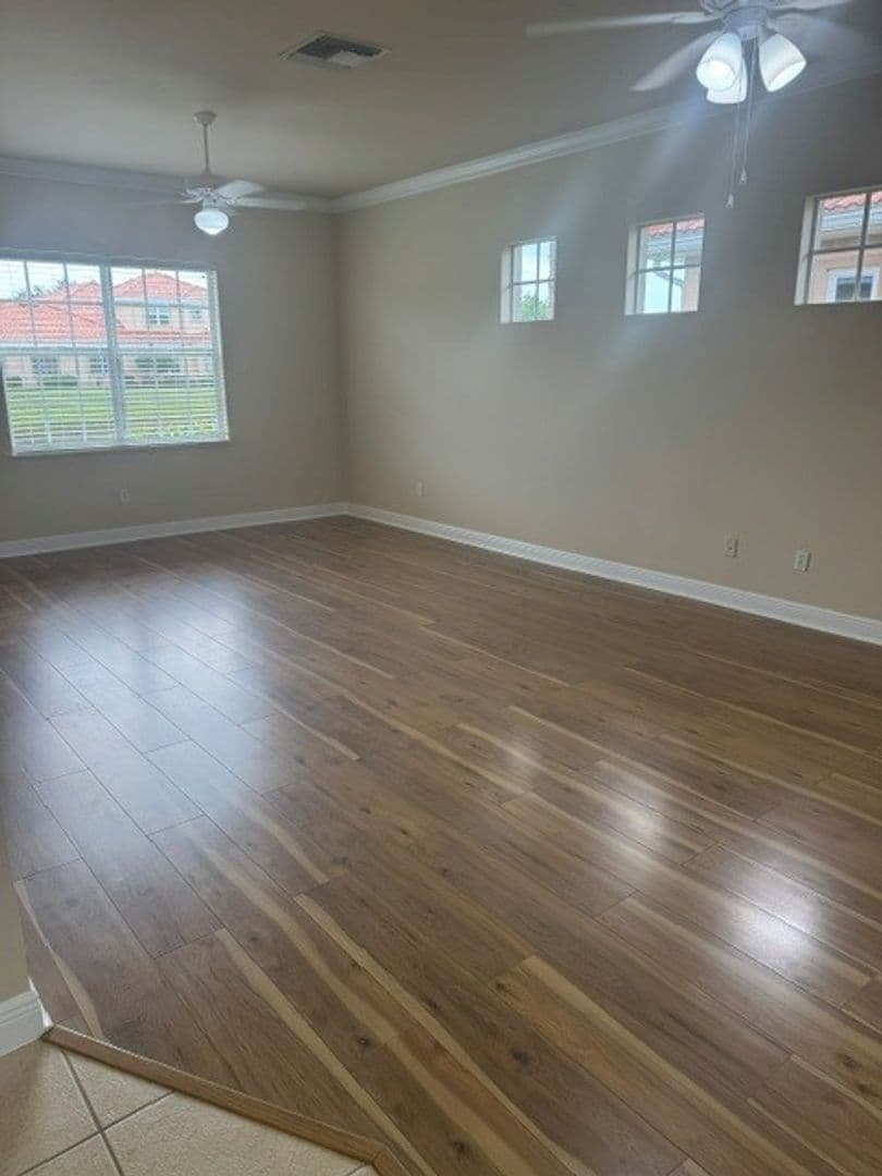 Fort Myers House: 13942 Bently Circle